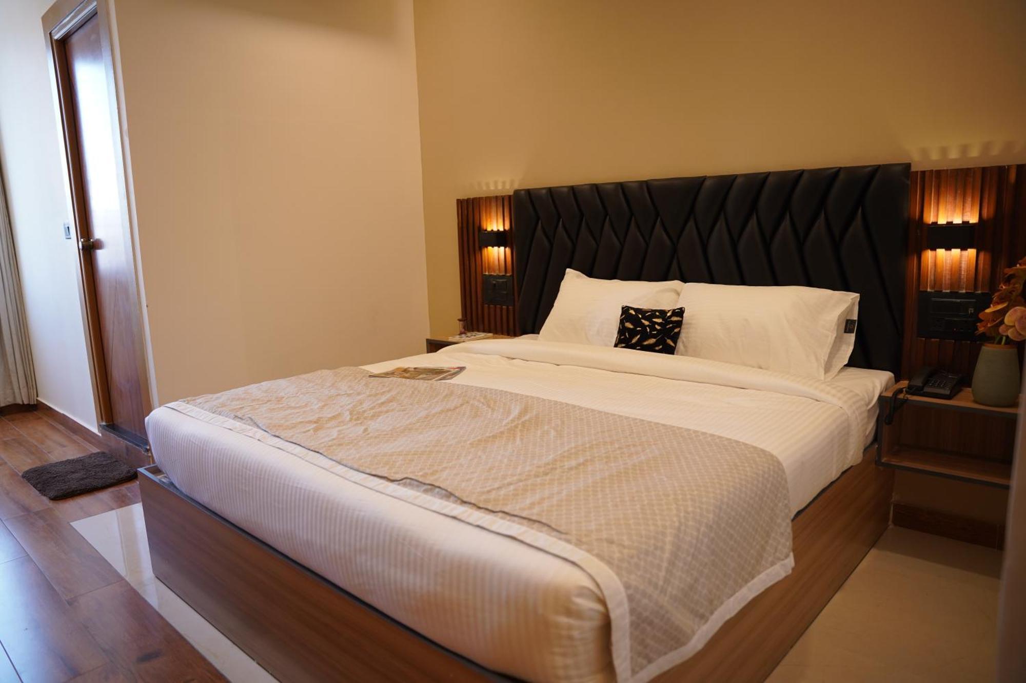 The Continental Inn & Suites Mysore Ngoại thất bức ảnh