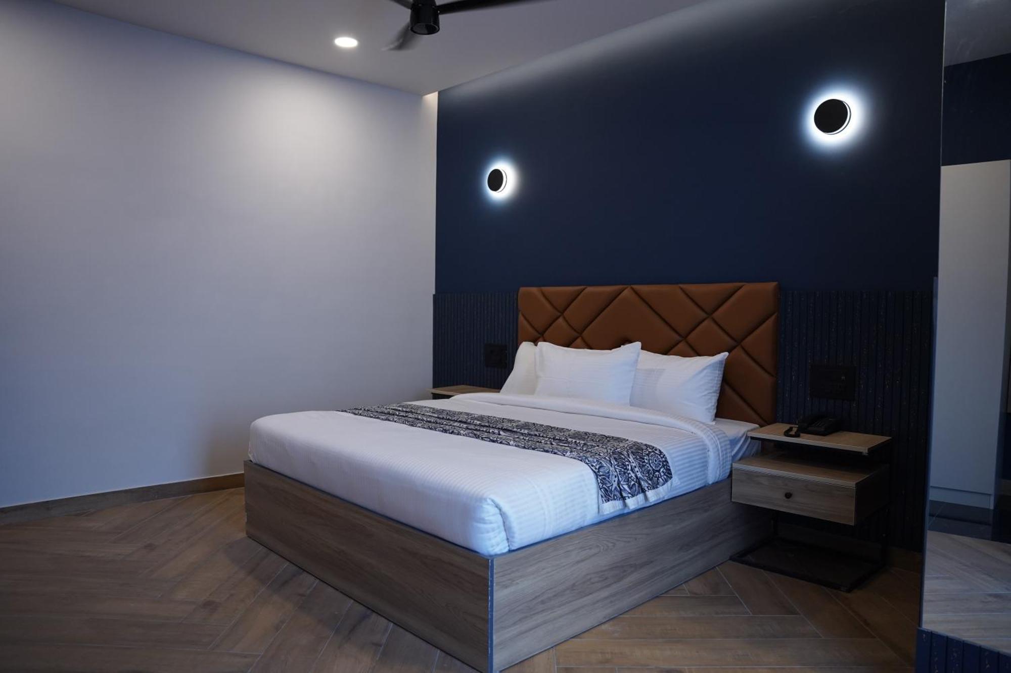 The Continental Inn & Suites Mysore Ngoại thất bức ảnh